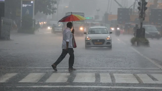 "IMD Alert: Heavy Rain Expected in Delhi for 3 Days, Winds to Reach 30 km/h"